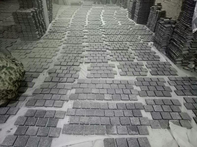 Black Cobbles for driveway.jpg Black Cobbles for driveway.jpg